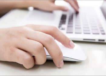 Cách kết nối chuột không dây với laptop, máy tính đơn giản