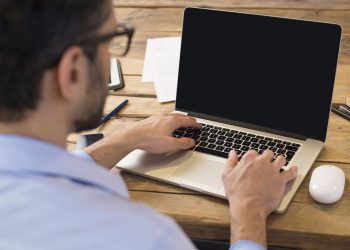 máy tính tắt đột ngột