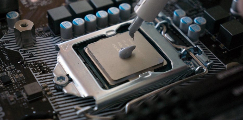 Bôi keo tản nhiệt lên CPU