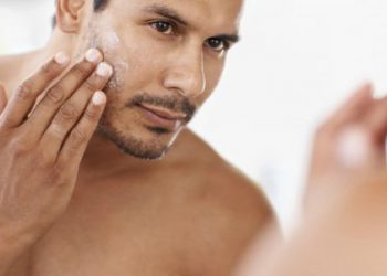 5 mẹo chăm sóc da mặt mùa hè cho nam giới