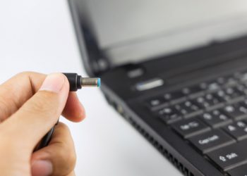 Làm thế nào để bạn chọn bộ sạc phù hợp cho máy tính xách tay của bạn