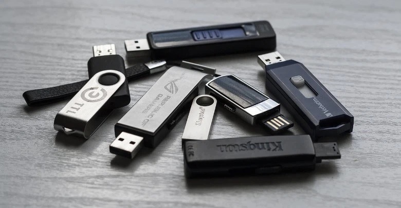 Có nên sử dụng USB để lưu trữ tài liệu 2022? - Ben Computer
