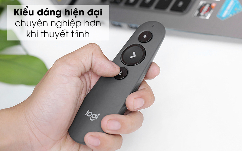 Bút trình chiếu Logitech R500s có một thiết kế đơn giản nhưng thực sự tinh tế.