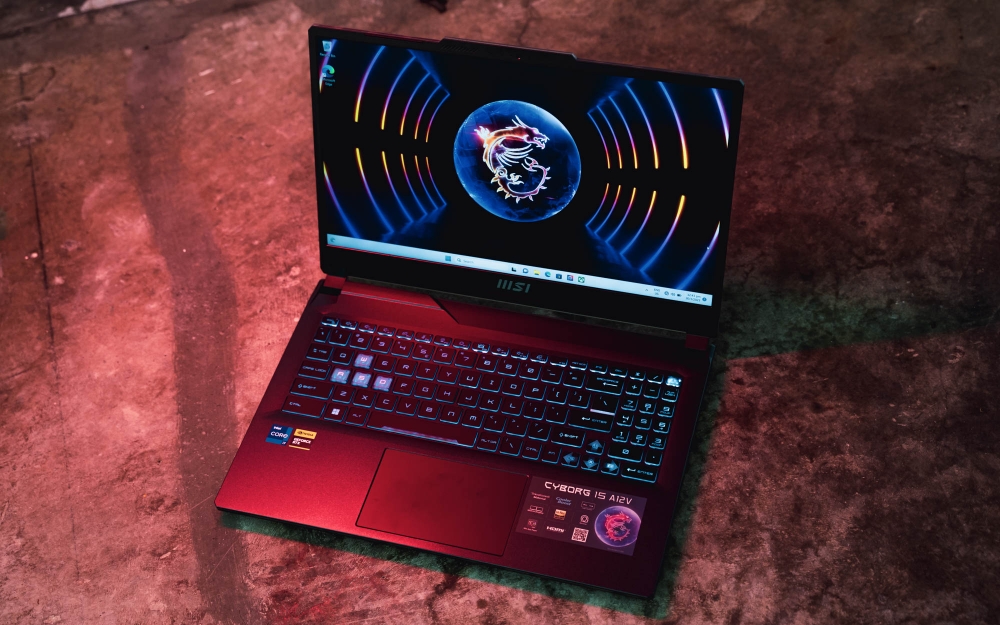 Thiết kế của Laptop MSI Cyborg 15 A12VF-267VN có phong cách cyberpunk hiện đại và độc đáo.